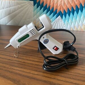 Never been used White Glue Gun